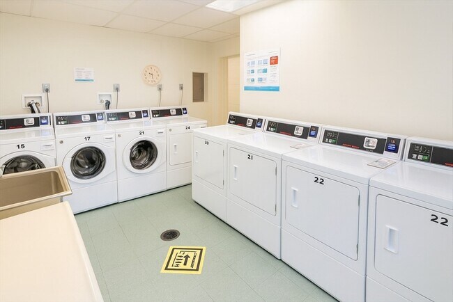 Building Photo - 20 Hammond Pond Pkwy