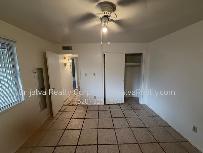 Building Photo - 2 Bedroom, 2 Bath Townhouse for Rent   (Stone/Roger)
