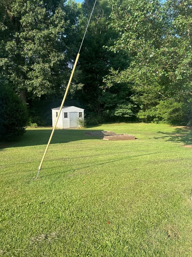 Building Photo - 318 Crescent Dr