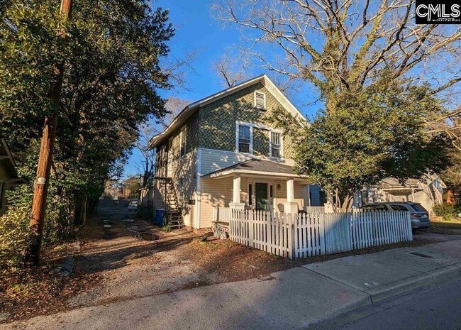 Primary Photo - 3121 Rosewood Dr