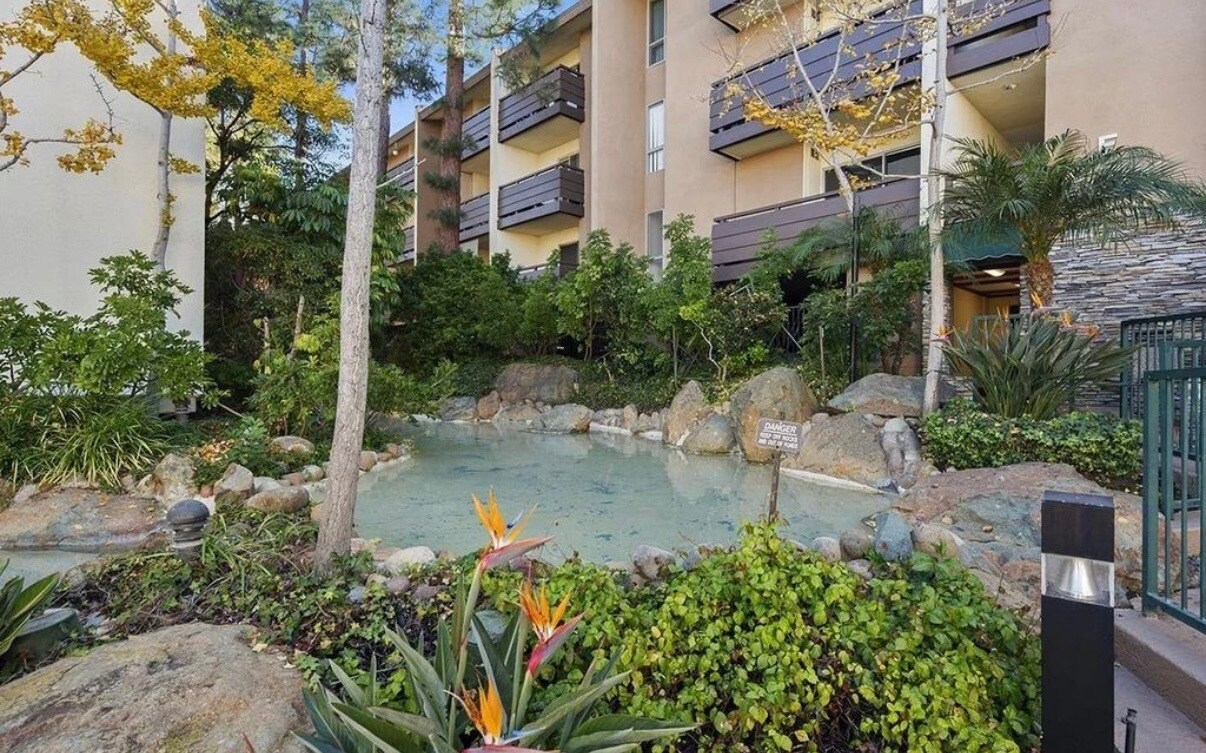Building Photo - 1615 Hotel Cir S