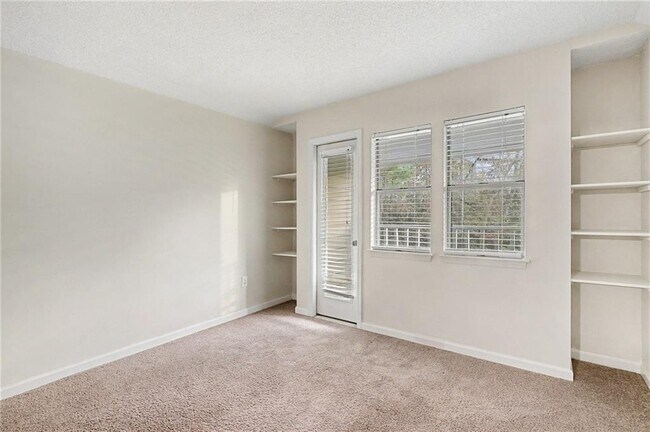 Building Photo - 106 Ivy Green Ln SE