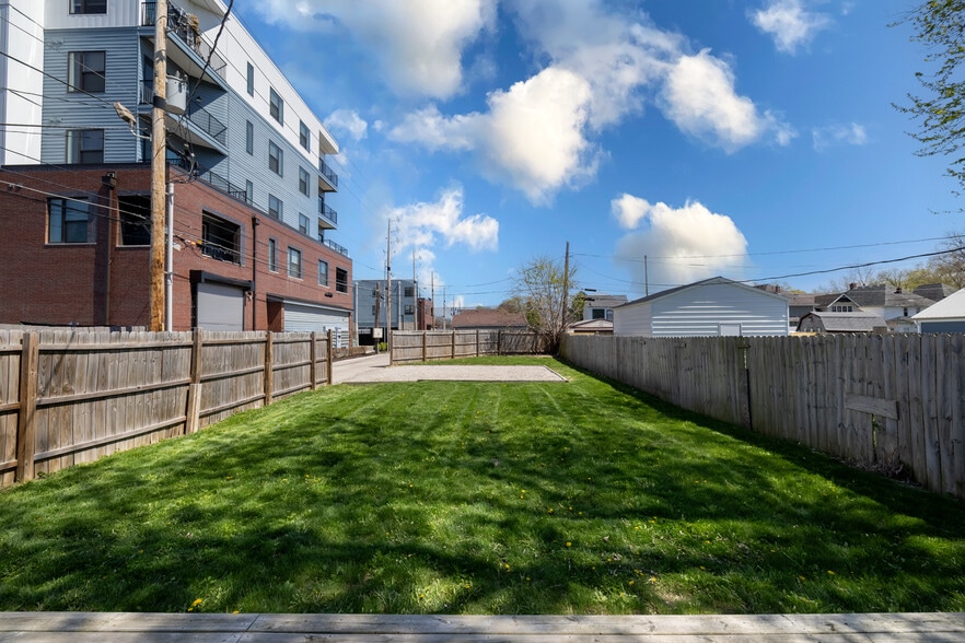 Building Photo - 1121 Laurel St