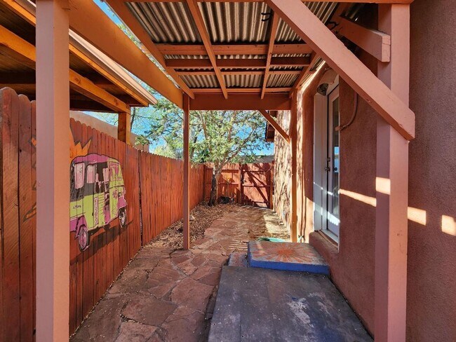 Building Photo - 235 Irvine St