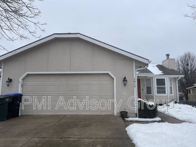 Building Photo - 7416 SW 27th St