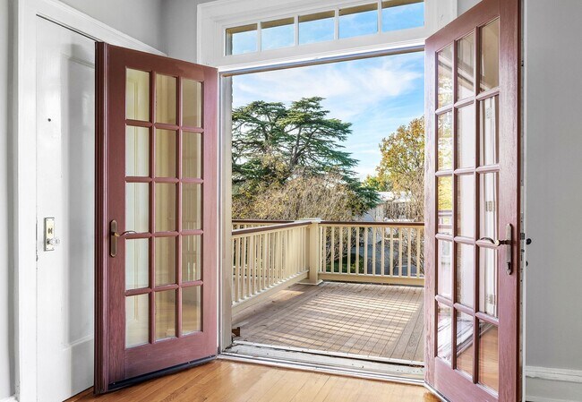 Building Photo - ADORABLE CONDO ON ARTHUR ASHE BOULEVARD