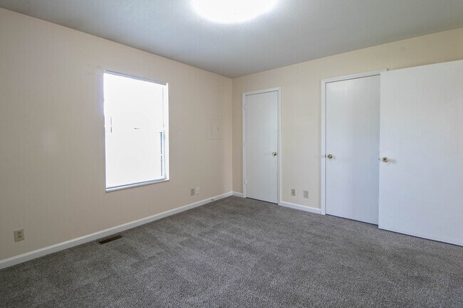 Building Photo - 371 Peabody Dr