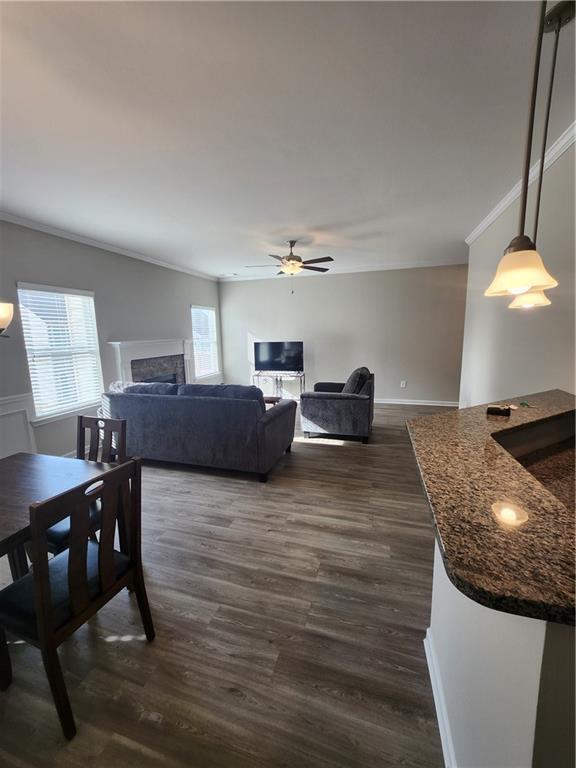 Building Photo - 332 Melody Ln