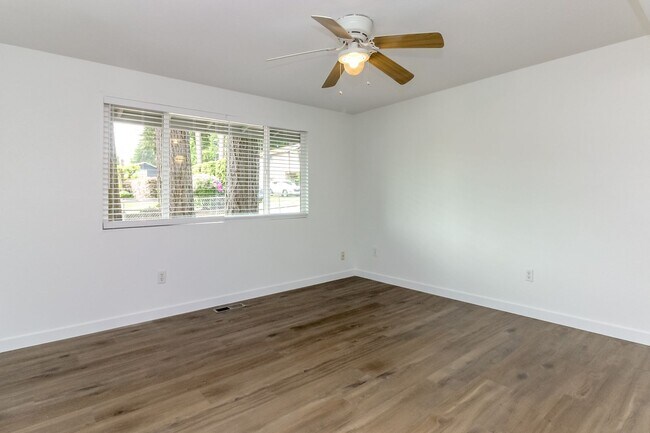Building Photo - Four Bedroom House Near Camelot Park