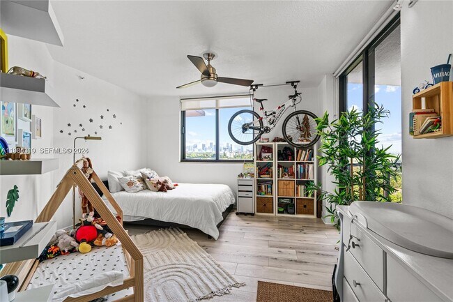 Building Photo - 2301 SW 27th Ave