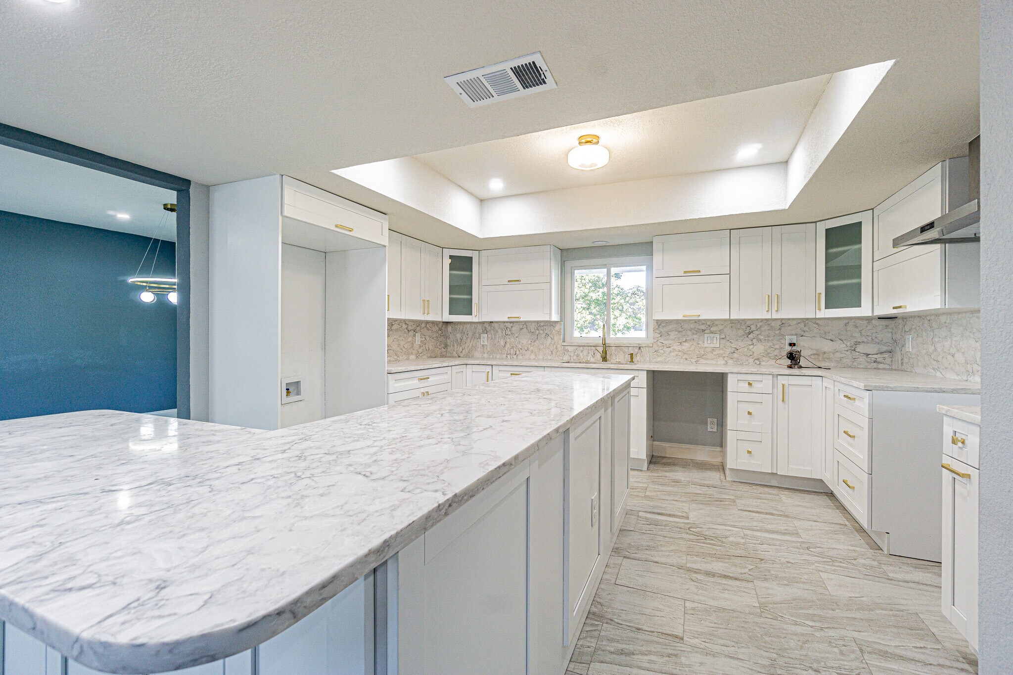 Building Photo - 6370 Conniewood Sq