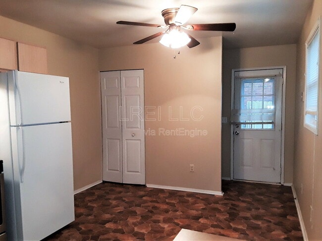 Building Photo - 8602 Gary Wy