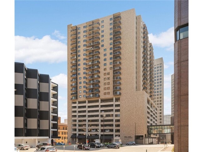 Building Photo - 66 9th St E