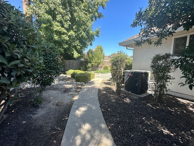 Building Photo - 2601 Bardolino Ln