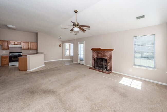 Building Photo - 3 Bedroom, 2 Bathroom Home in Whitehall - ...