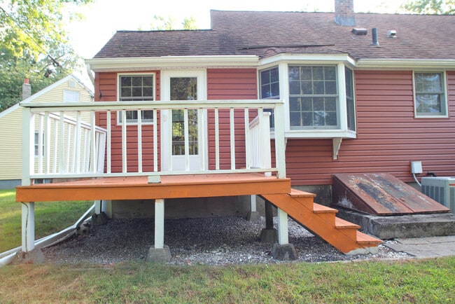 Building Photo - Charming 3BD / 1 Bath on Cul de sac