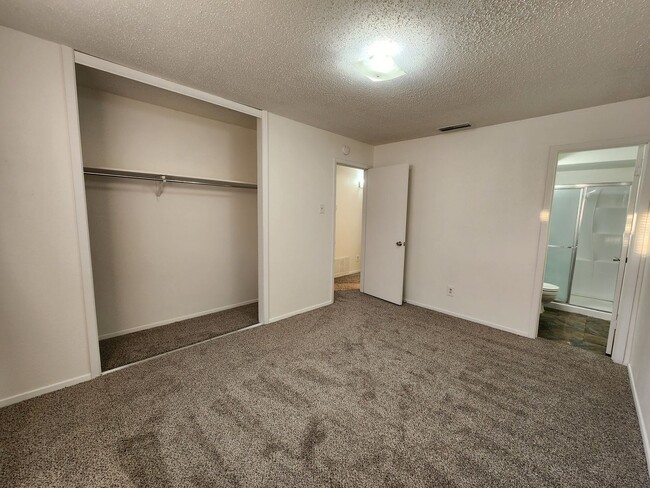 Building Photo - 508 Campbell Ln