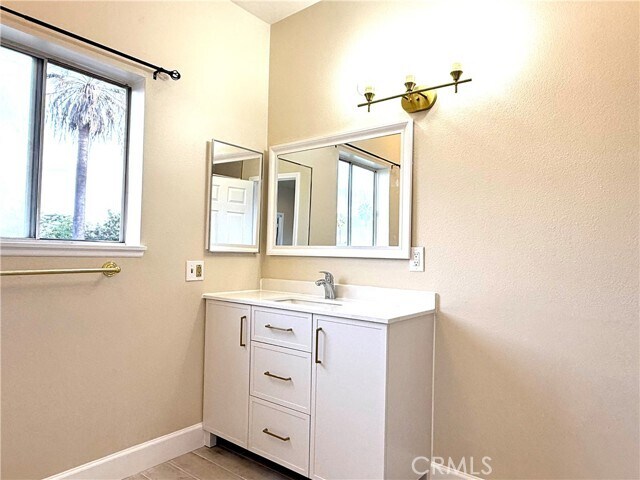 Building Photo - 841 Fairview Ave