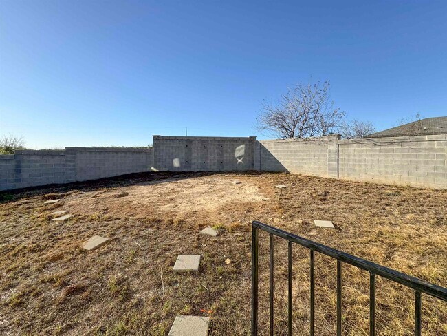 Building Photo - 5802 Moses Lp