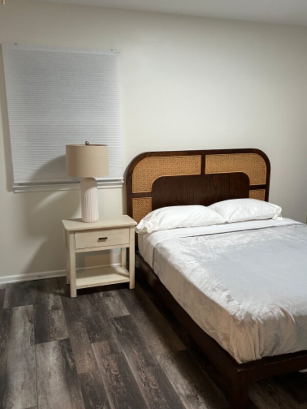 Building Photo - 201 Orange Dr