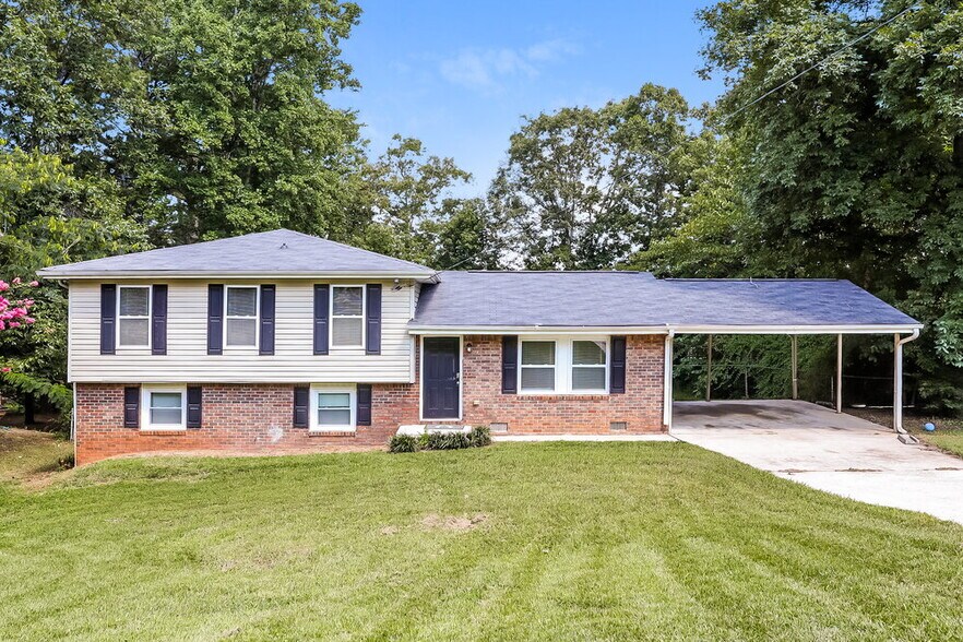 Primary Photo - 2654 Luke Dr
