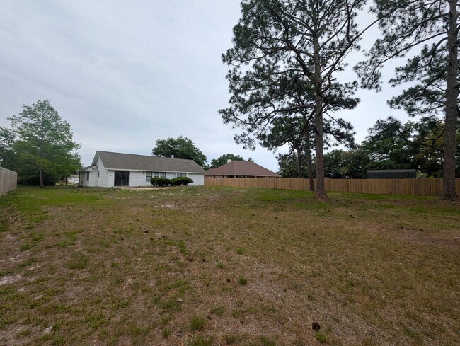 Building Photo - 1837 Sunrise Dr
