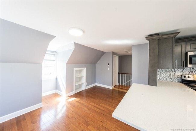 Building Photo - 126 Park Ave