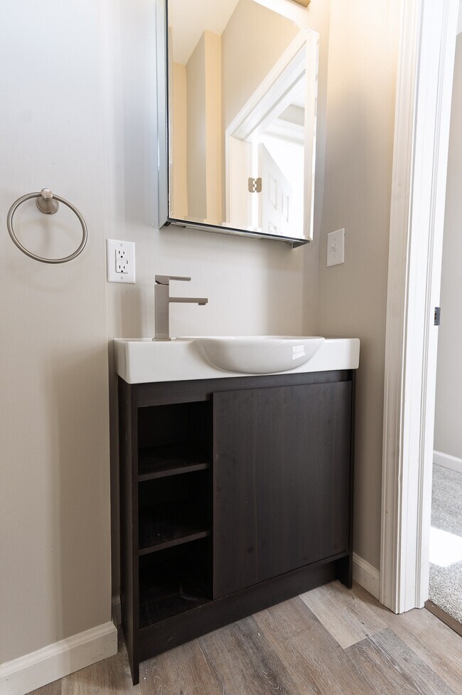 Building Photo - 1 Parkview St