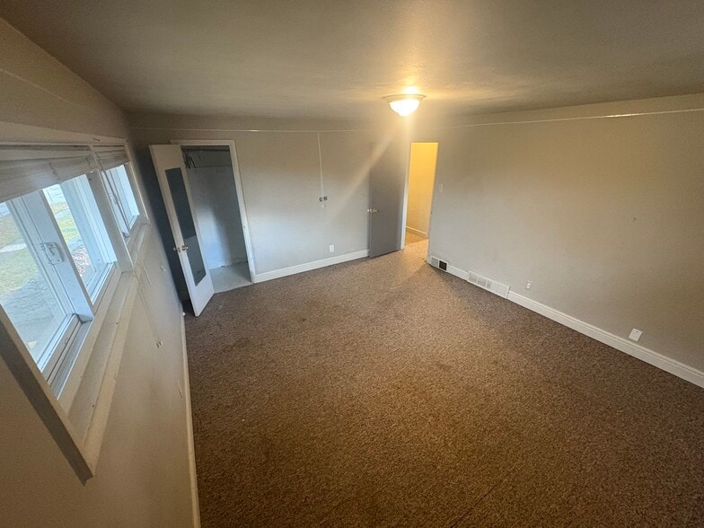 Master Bedroom - 1824 Bailey Rd