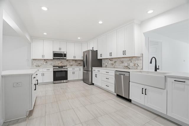 Building Photo - 2228 Goldenrod Ave