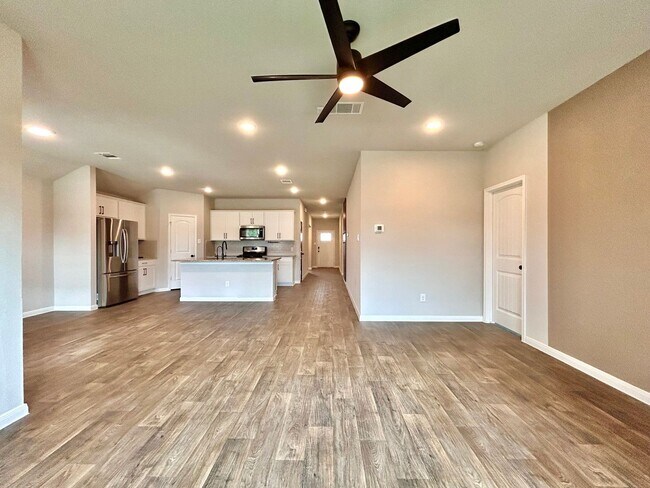 Building Photo - 144 Callado Cir