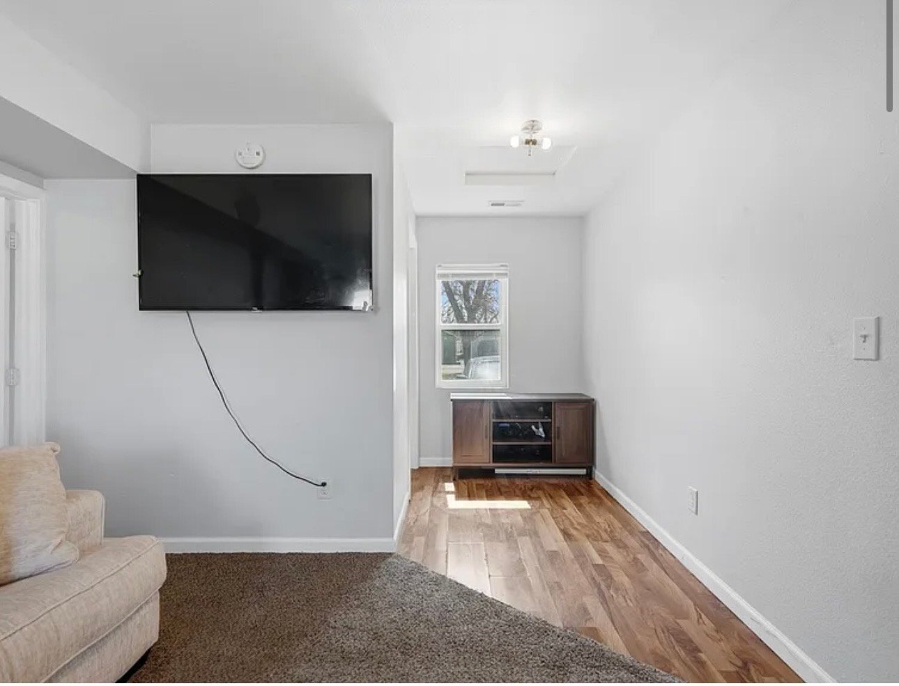 Building Photo - 1525 5th Ave NW