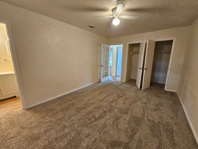 Building Photo - 110 Muleta Dr