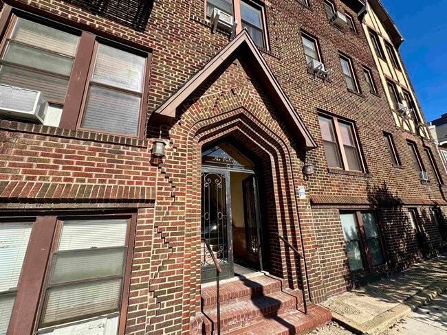 Building Photo - 301 Palisade Ave