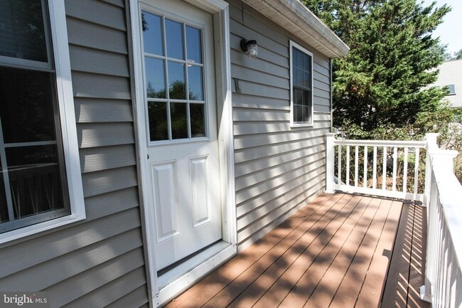 Building Photo - 3263 St Johns Ln