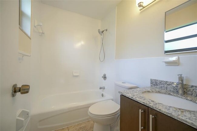 Building Photo - 5720 SW 26th St