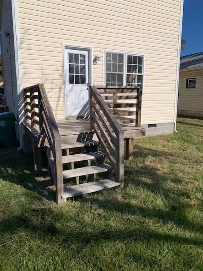 Building Photo - Two Story Home