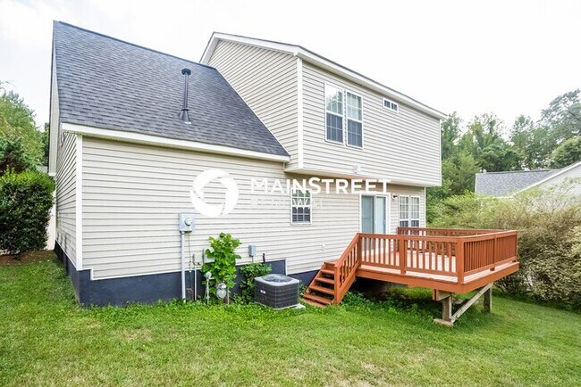 Building Photo - 4 Bedroom Pet-Friendly Home in Charlotte, ...