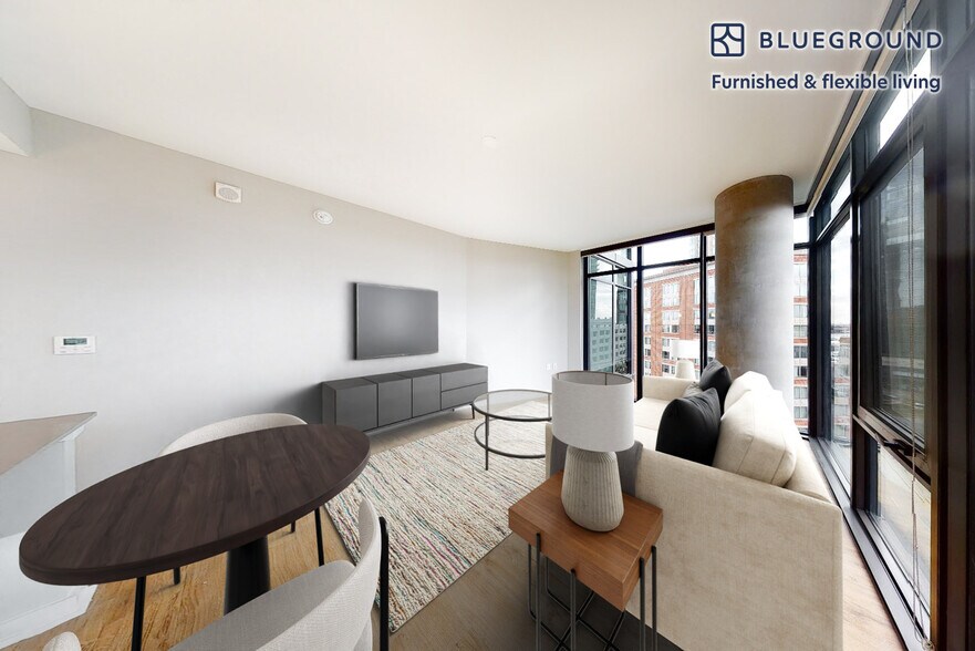 Building Photo - 555 S President St