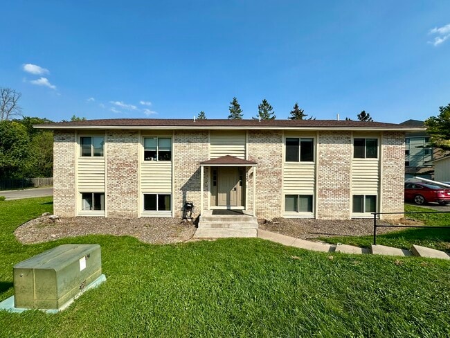 Building Photo - 10525 45th Ave N