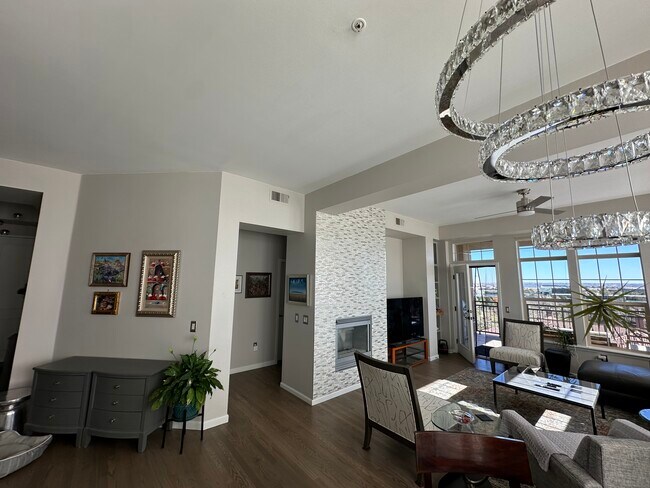 Building Photo - 7820 Inverness Blvd