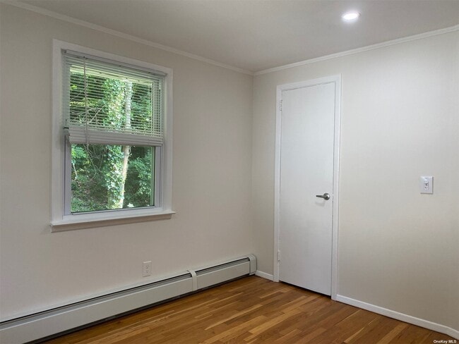 Building Photo - 46 Roosevelt Ave