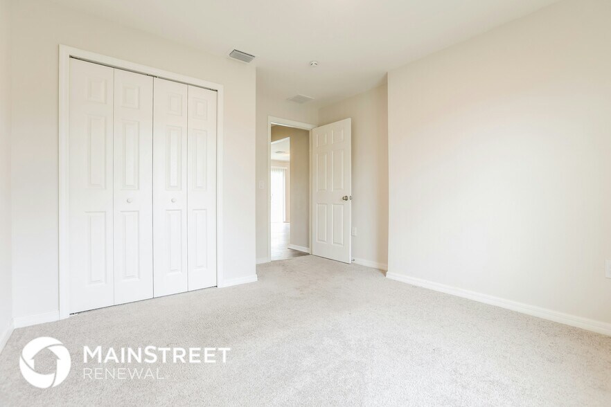 Building Photo - 1089 Knotty Pine Ave