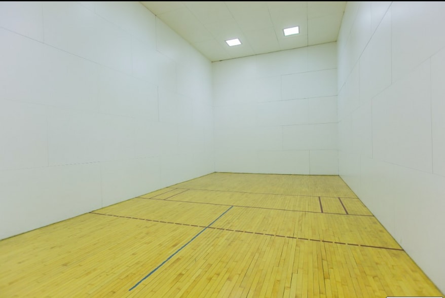 Building Photo - 211 E Ohio St