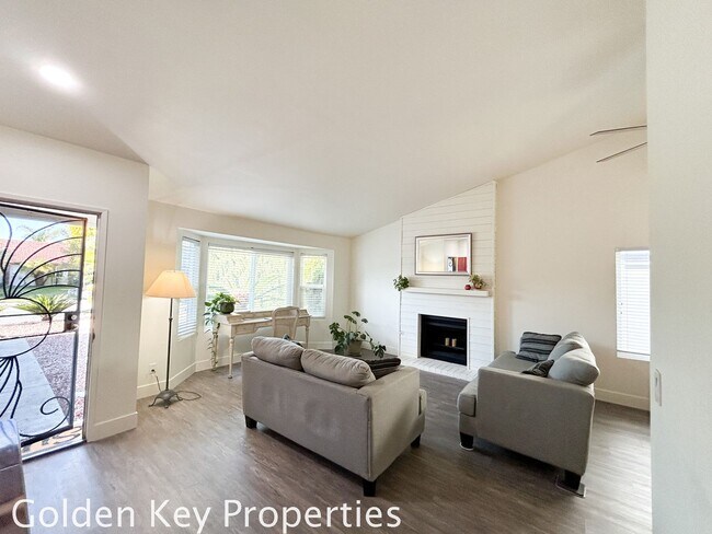 Building Photo - Beautiful move-in ready home in Guajome Park Estates!