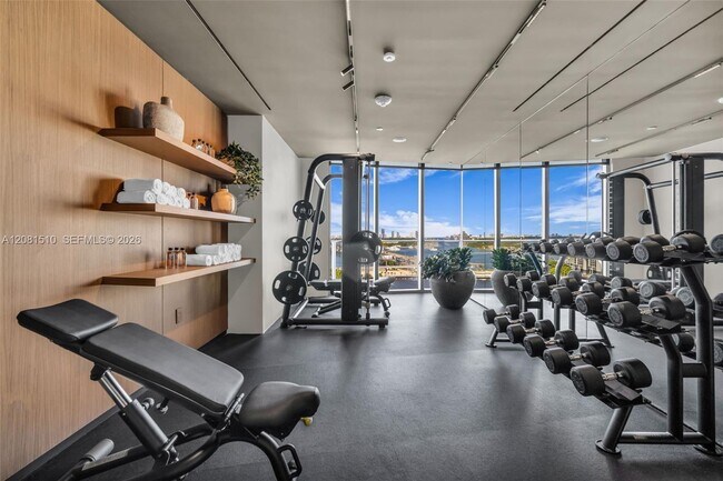 Building Photo - 1400 Biscayne Blvd