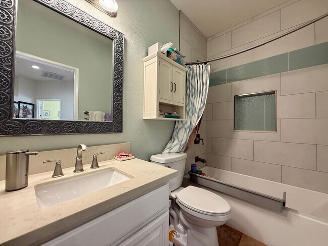 Building Photo - Spectacular Home in the Heart of Encinitas