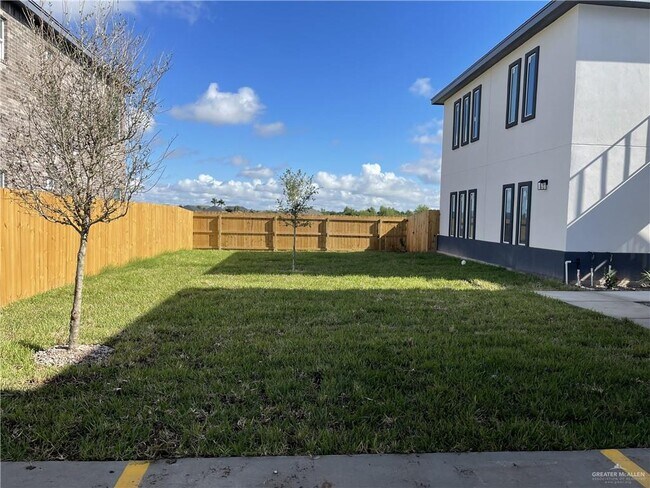 Building Photo - 12 Israel E Ave