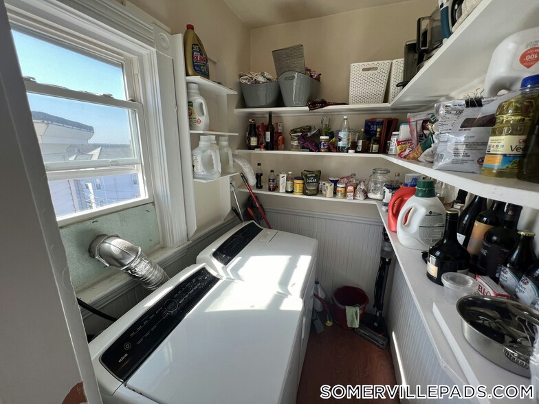 Building Photo - 51 Ibbetson St