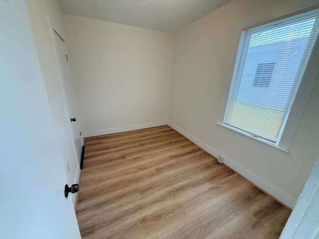 Building Photo - 35 Wentworth St